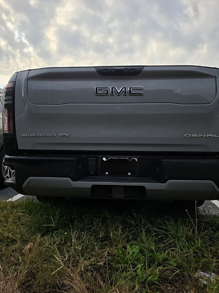 2025 GMC Sierra EV Denali