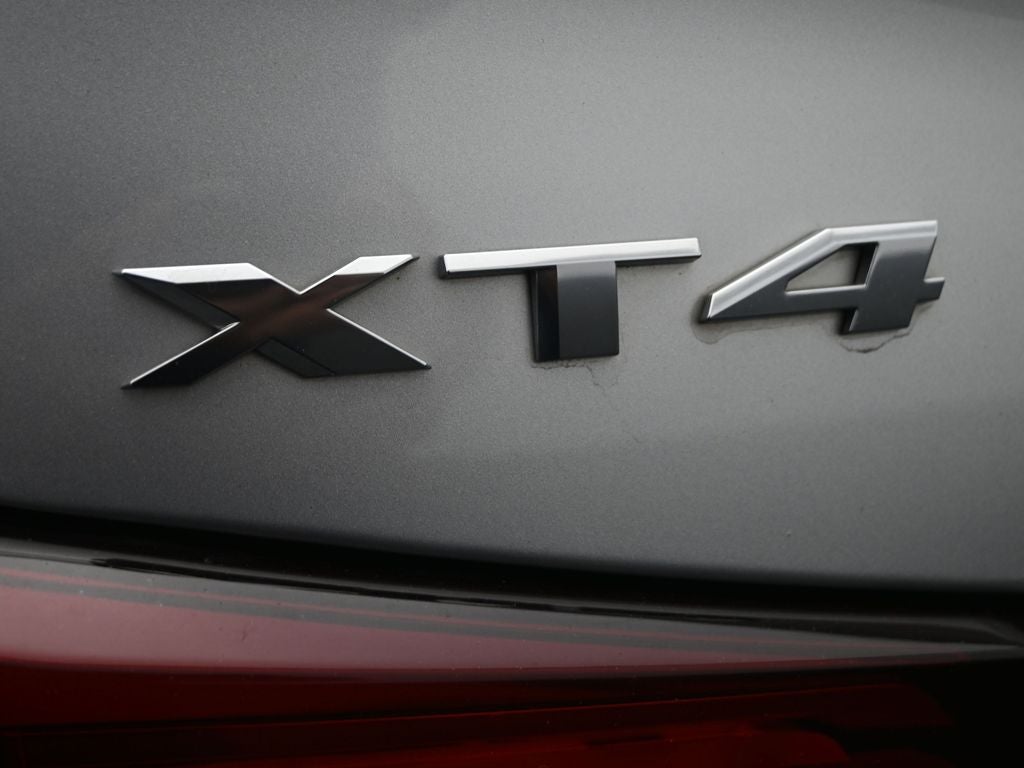 2022 Cadillac XT4 Premium Luxury