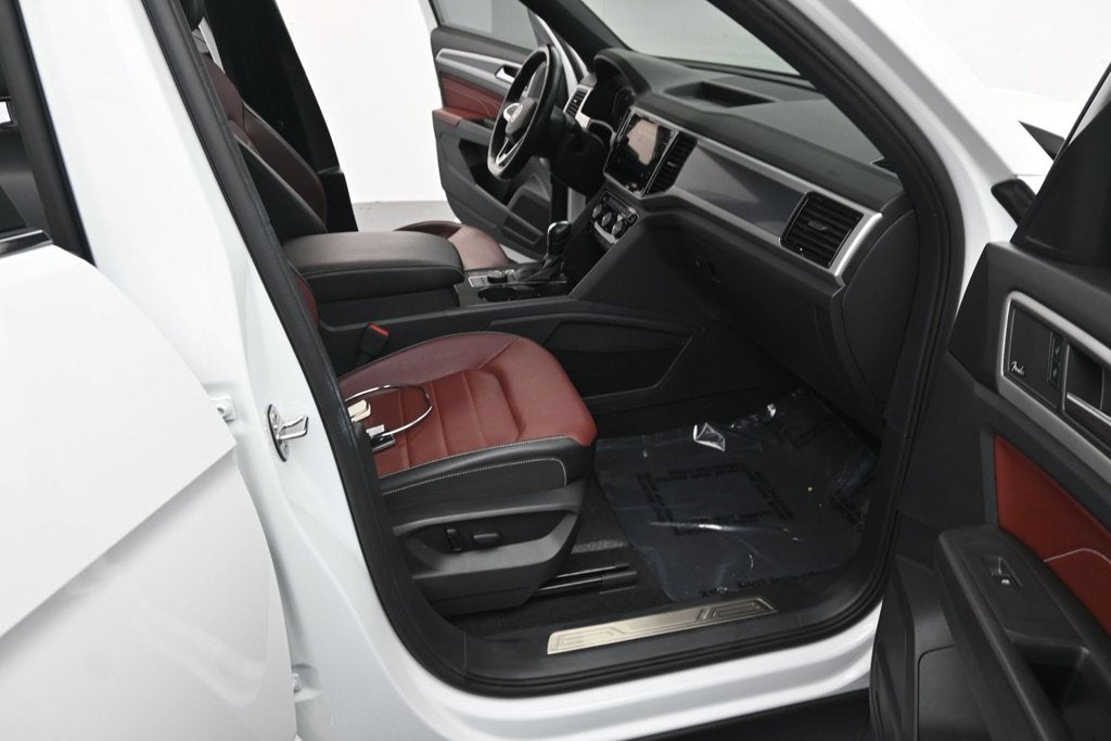 2022 Volkswagen Atlas Cross Sport 3.6L V6 SEL Premium R-Line