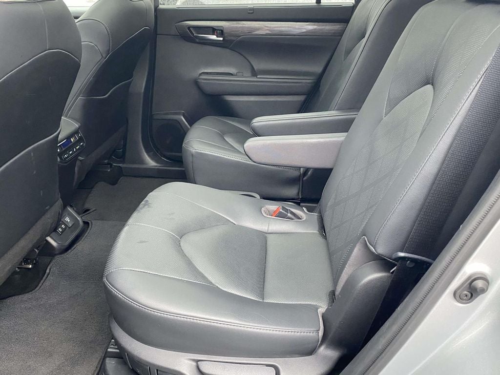 2020 Toyota Highlander Hybrid Platinum