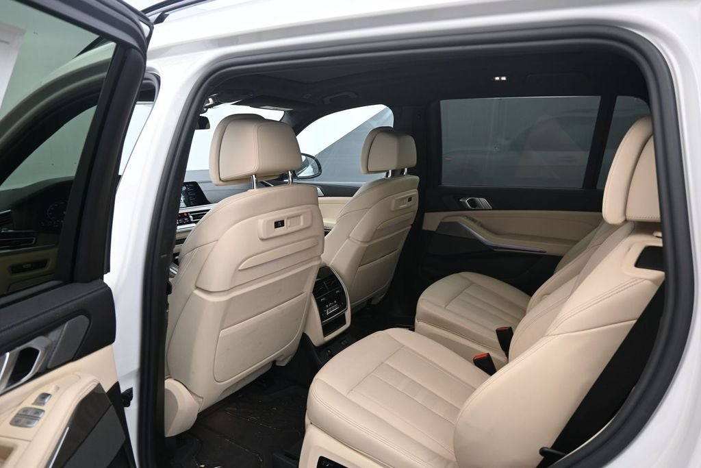 2022 BMW X7 M50i