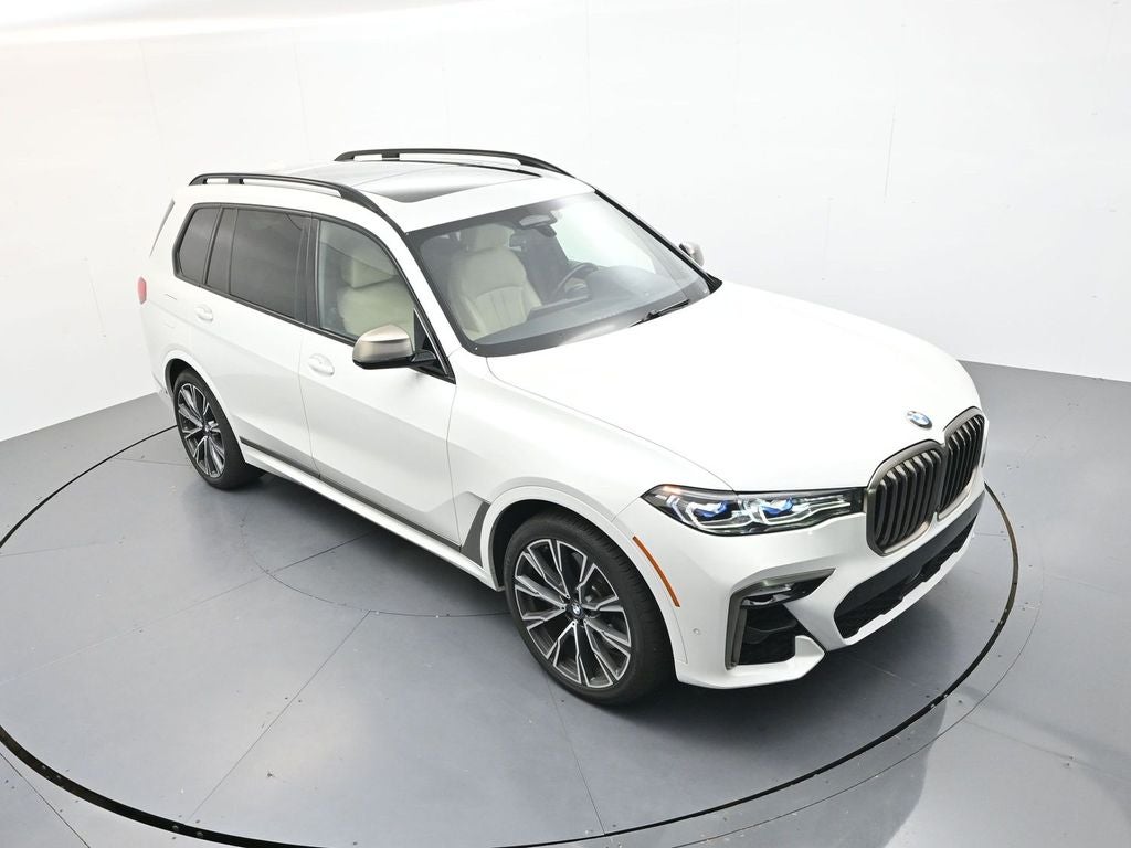 2022 BMW X7 M50i