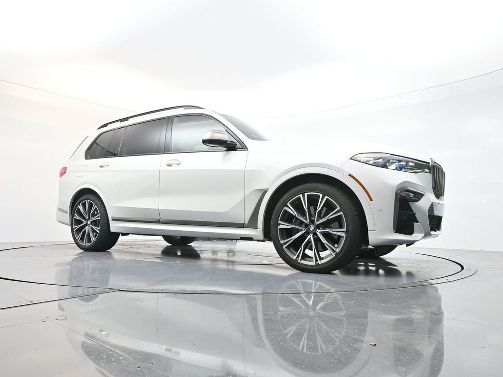 2022 BMW X7 M50i