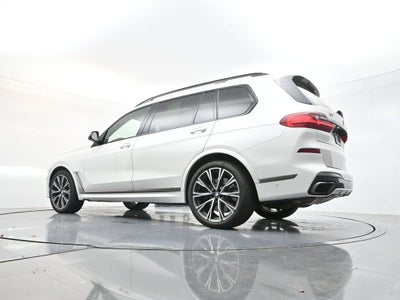 2022 BMW X7 M50i
