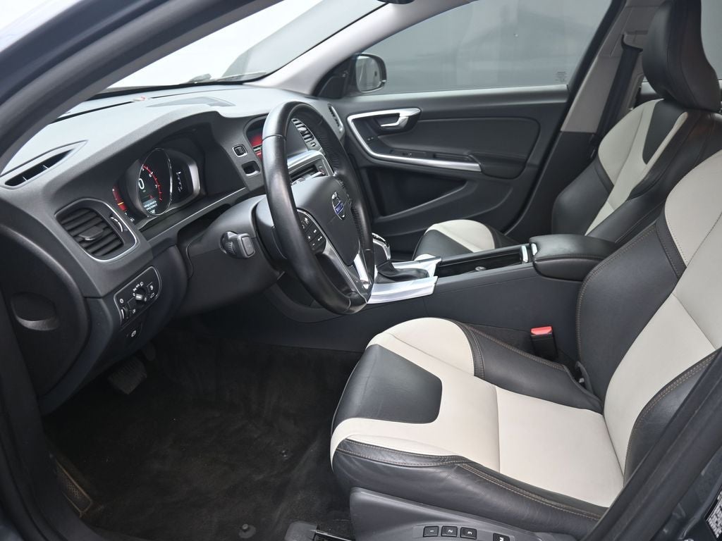 2017 Volvo S60 Cross Country T5