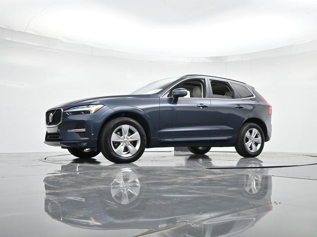 2022 Volvo XC60 B5 Momentum