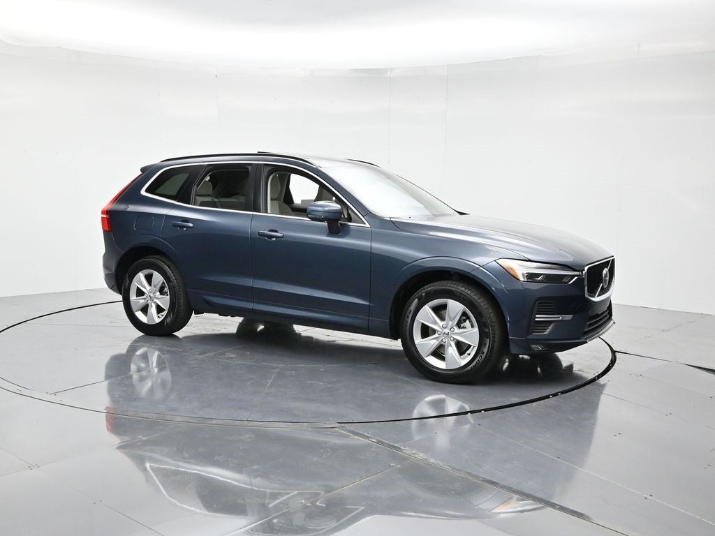 2022 Volvo XC60 B5 Momentum