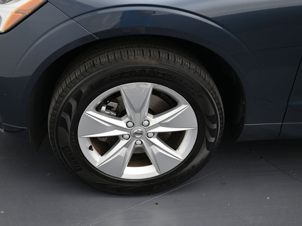 2022 Volvo XC60 B5 Momentum