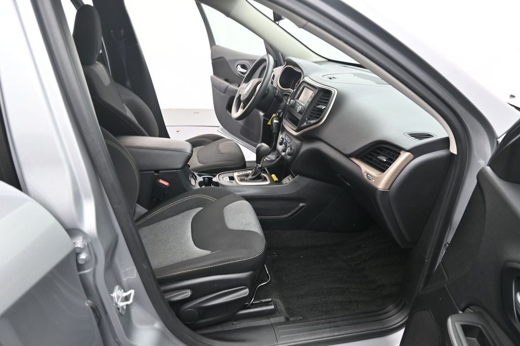 2015 Jeep Cherokee Sport