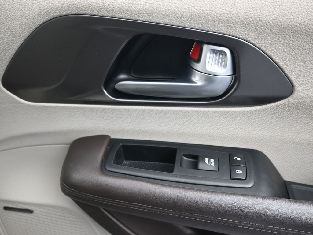 2017 Chrysler Pacifica Touring L Plus