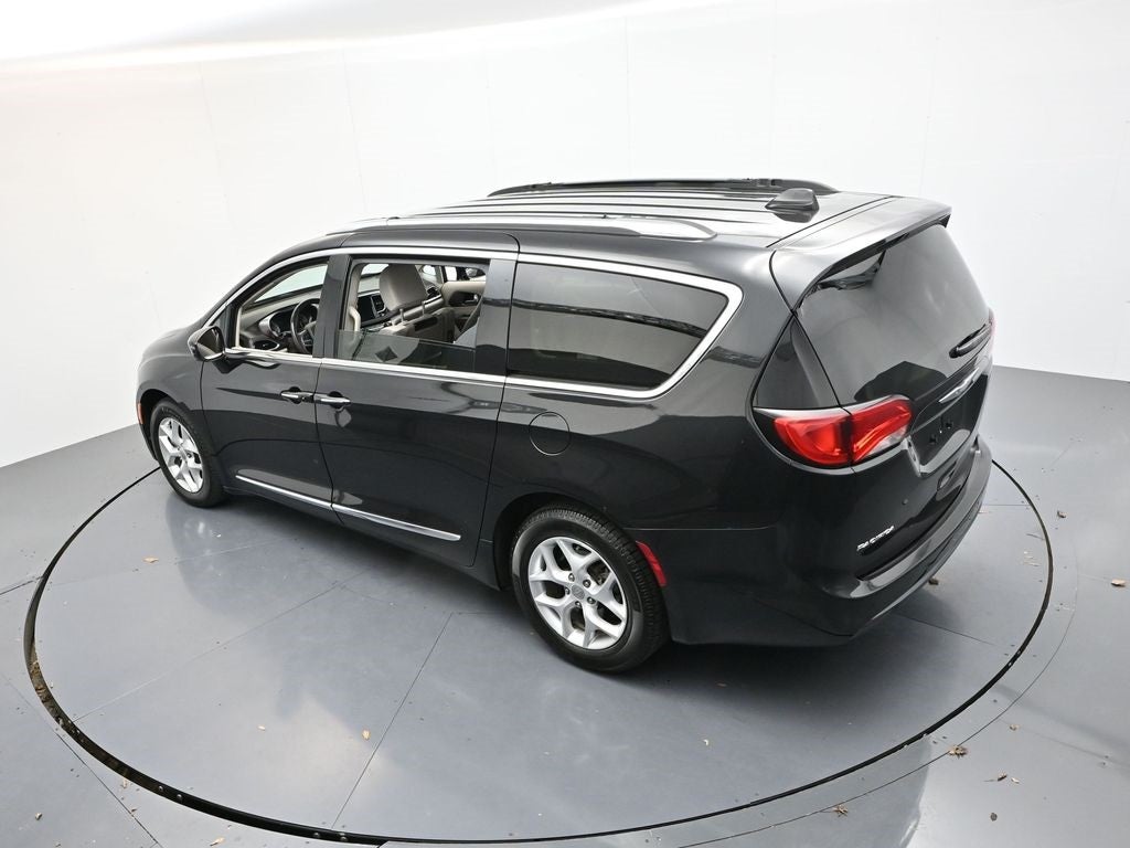2017 Chrysler Pacifica Touring L Plus