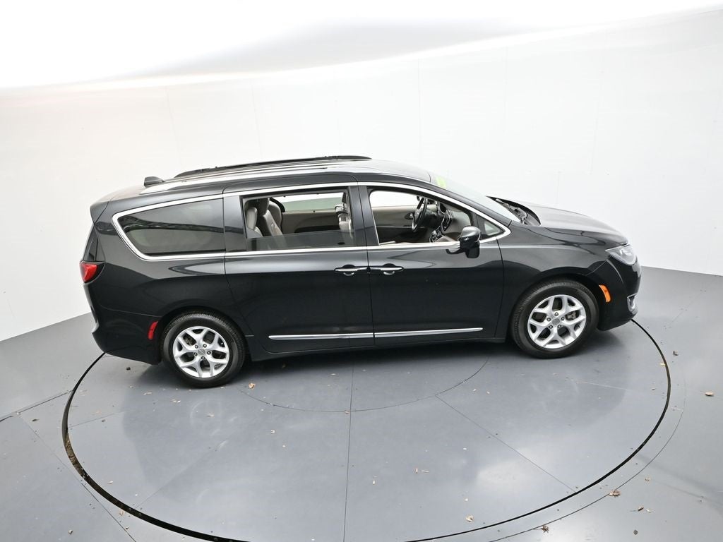 2017 Chrysler Pacifica Touring L Plus