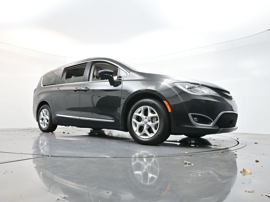 2017 Chrysler Pacifica Touring L Plus