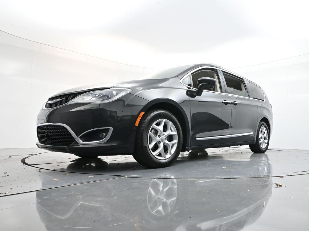 2017 Chrysler Pacifica Touring L Plus