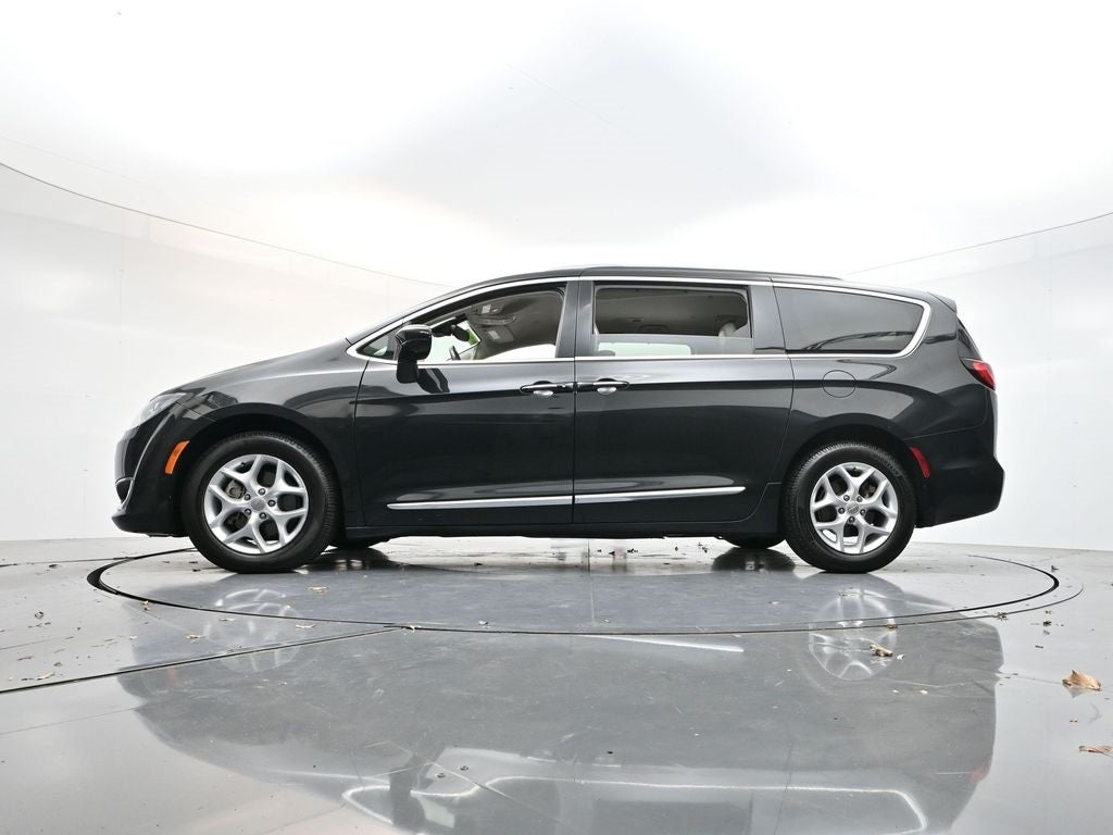 2017 Chrysler Pacifica Touring L Plus
