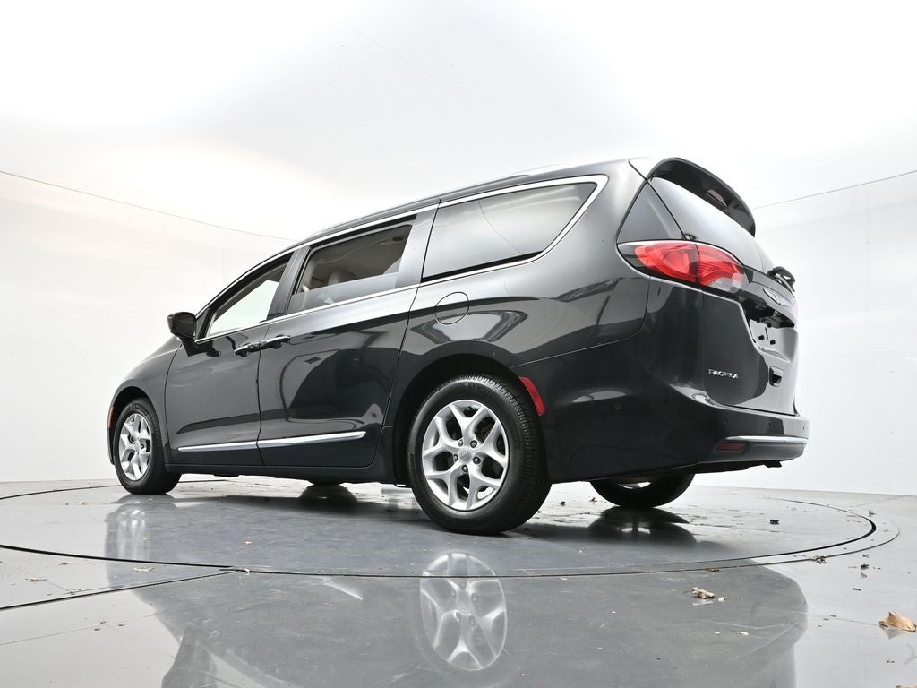 2017 Chrysler Pacifica Touring L Plus