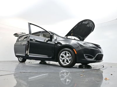 2017 Chrysler Pacifica Touring L Plus