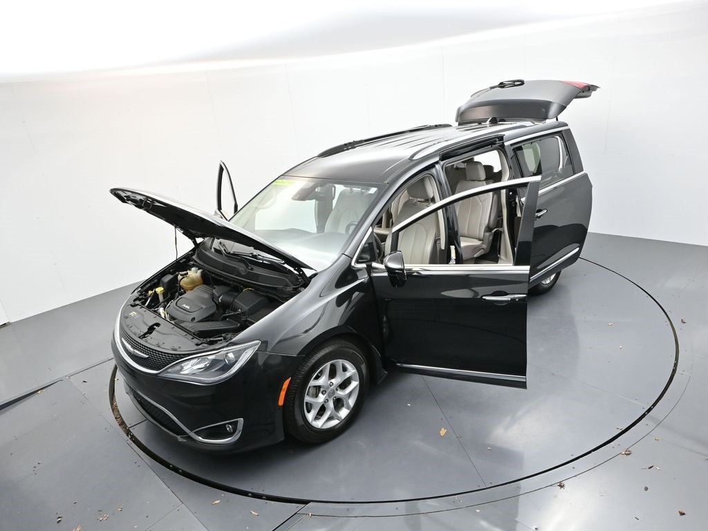 2017 Chrysler Pacifica Touring L Plus