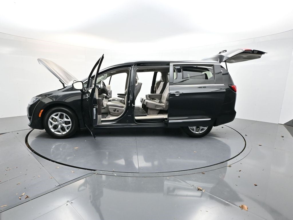 2017 Chrysler Pacifica Touring L Plus