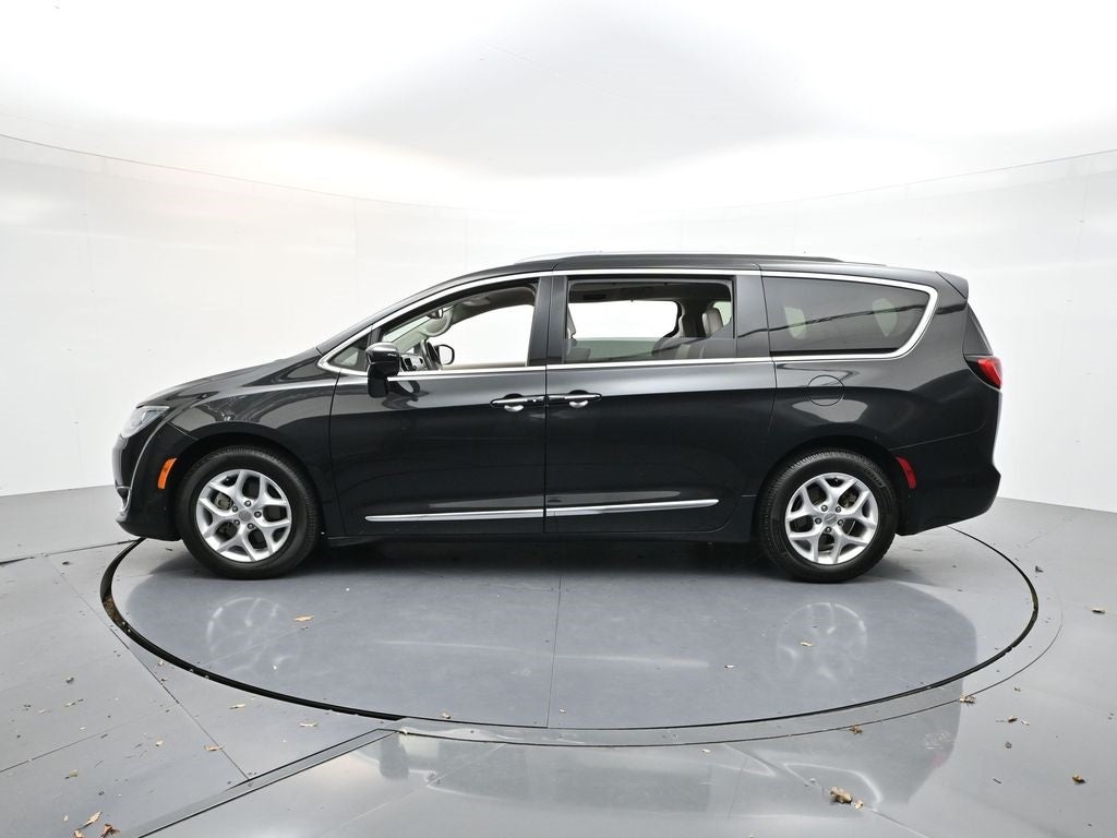 2017 Chrysler Pacifica Touring L Plus
