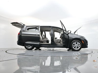 2017 Chrysler Pacifica Touring L Plus