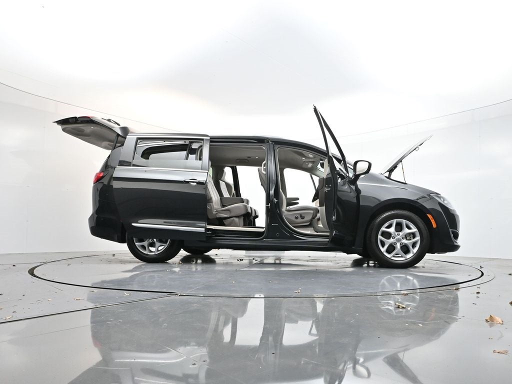 2017 Chrysler Pacifica Touring L Plus