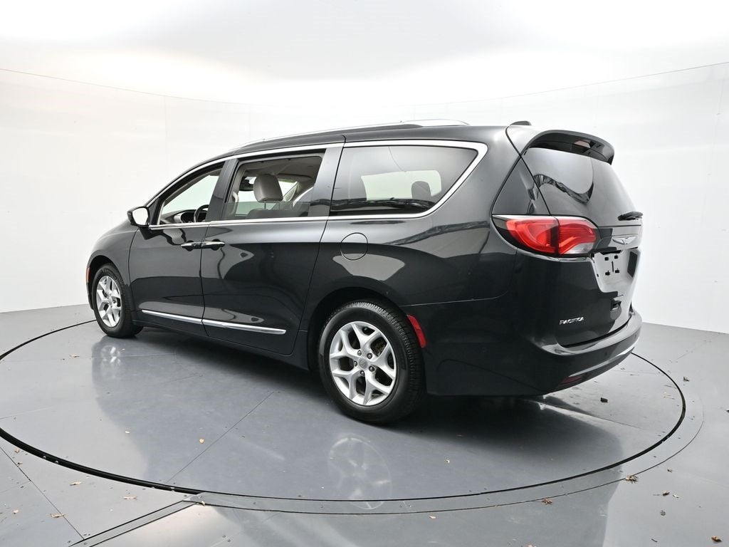 2017 Chrysler Pacifica Touring L Plus