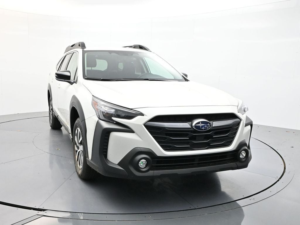 2025 Subaru Outback Premium's photo