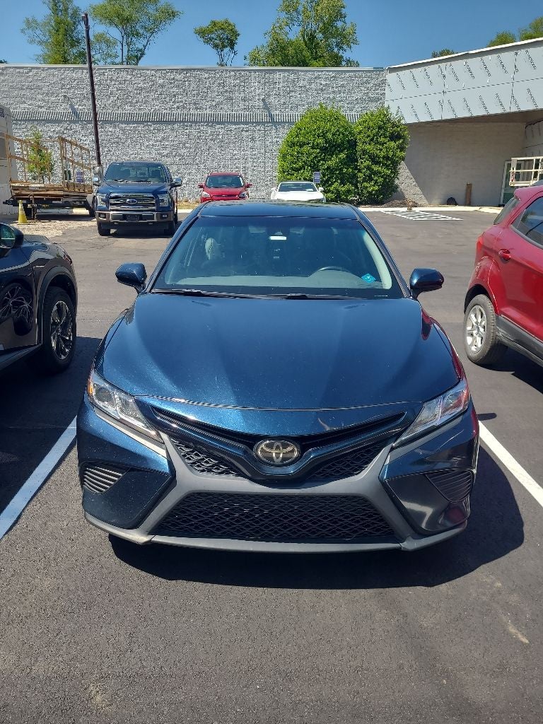 2020 Toyota Camry SE
