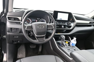 2025 Toyota Highlander XLE