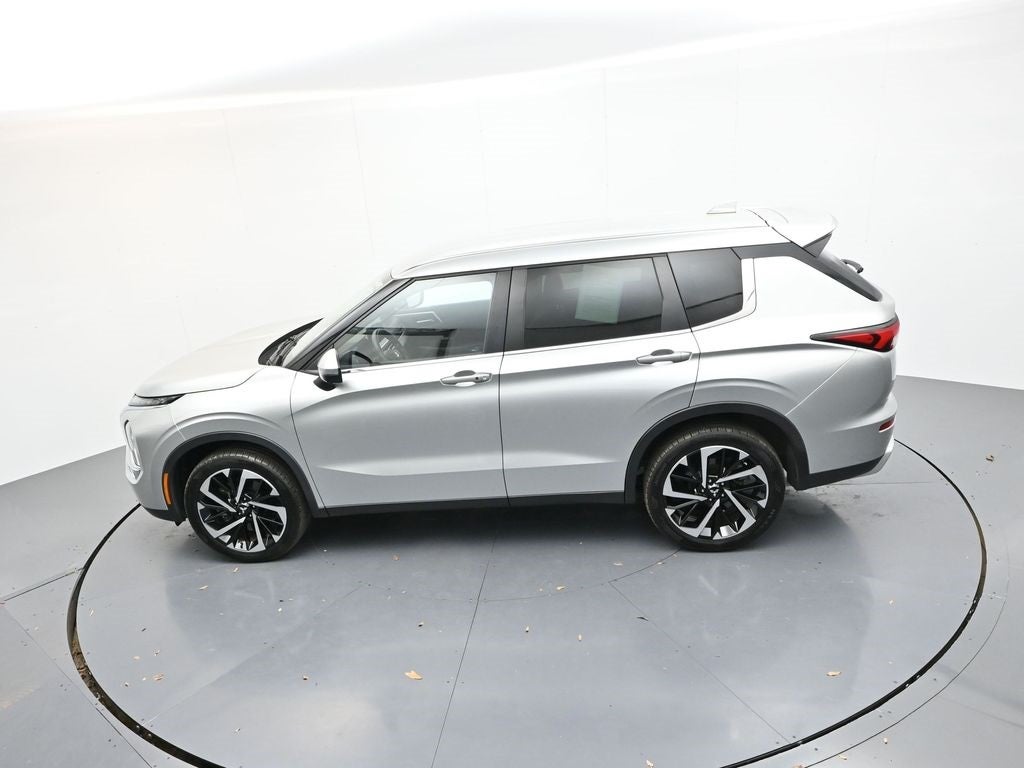 2022 Mitsubishi Outlander SE