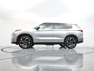 2022 Mitsubishi Outlander SE