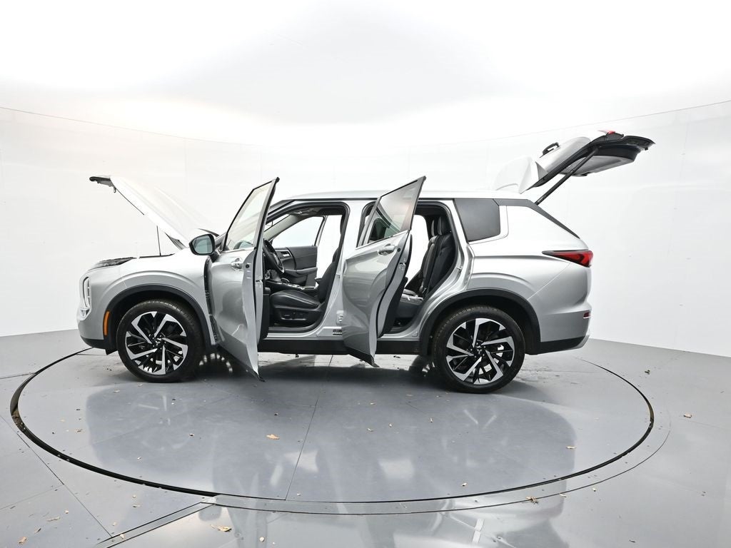 2022 Mitsubishi Outlander SE