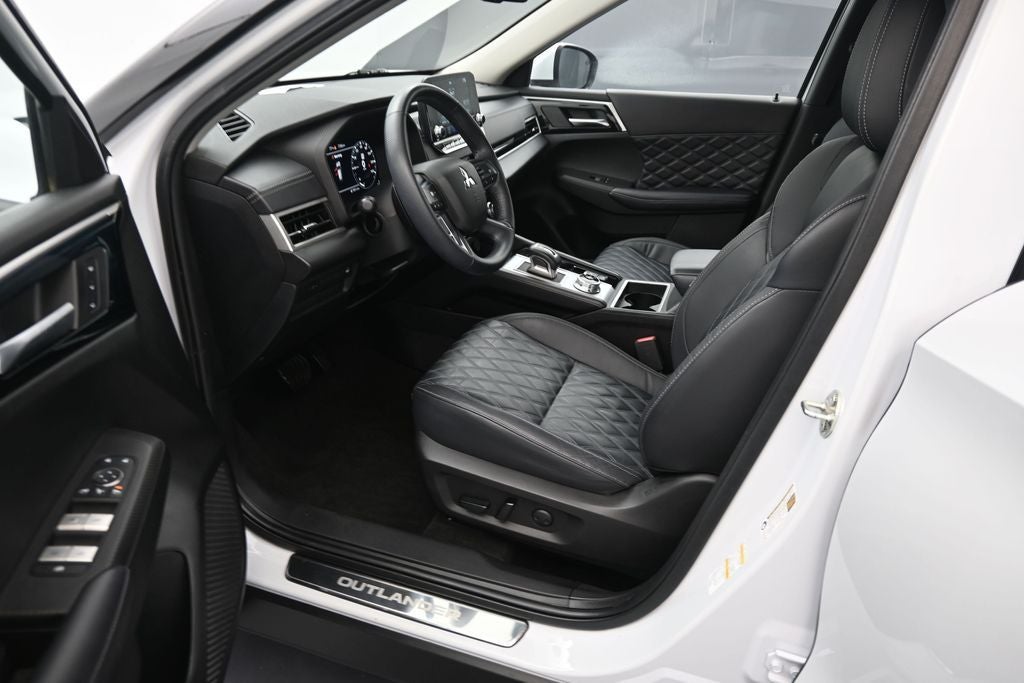 2023 Mitsubishi Outlander SEL