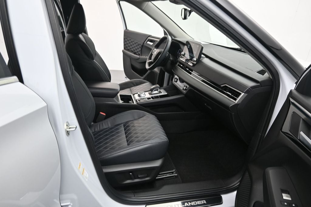 2023 Mitsubishi Outlander SEL