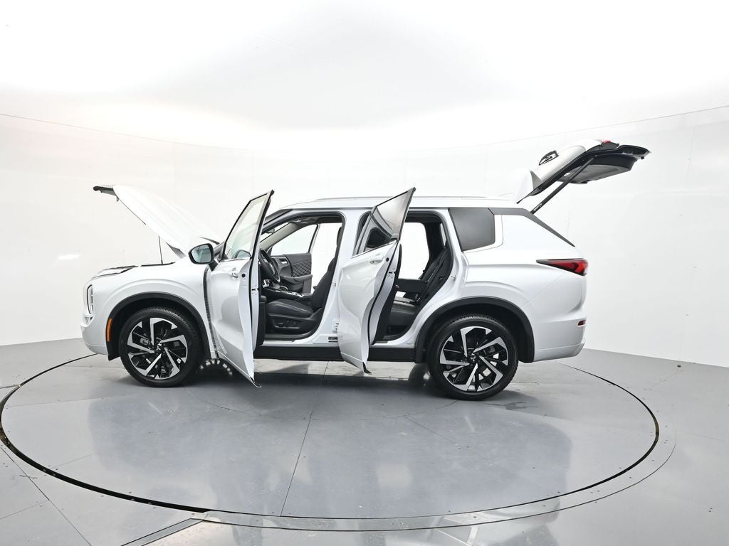 2023 Mitsubishi Outlander SEL