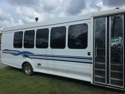 2006 Ford E-450SD Base