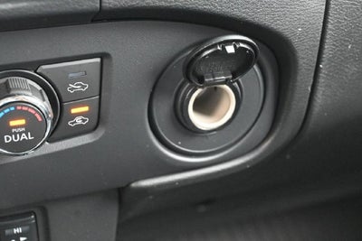 2024 Nissan Frontier SL