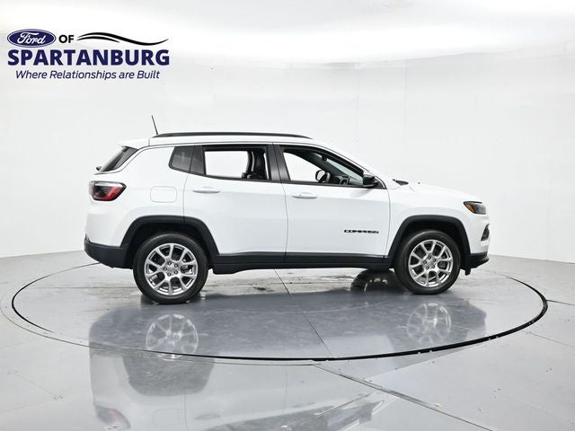 2023 Jeep Compass Latitude Lux