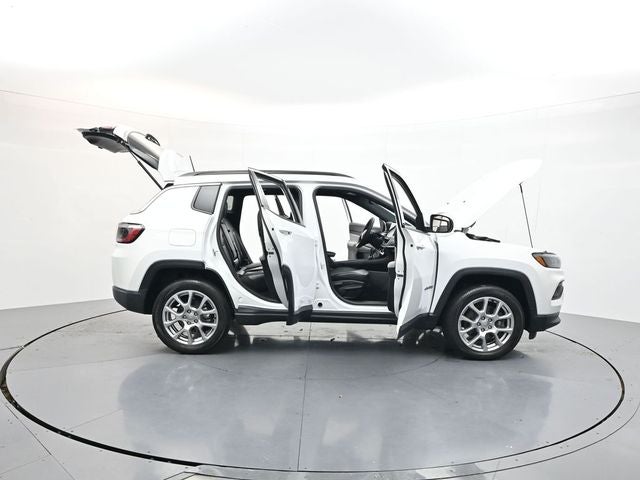 2023 Jeep Compass Latitude Lux