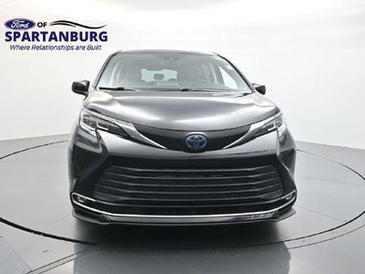 2021 Toyota Sienna XLE 8 Passenger