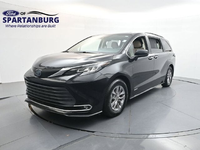 2021 Toyota Sienna XLE 8 Passenger