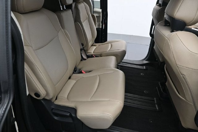 2021 Toyota Sienna XLE 8 Passenger