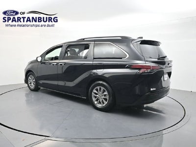 2021 Toyota Sienna XLE 8 Passenger