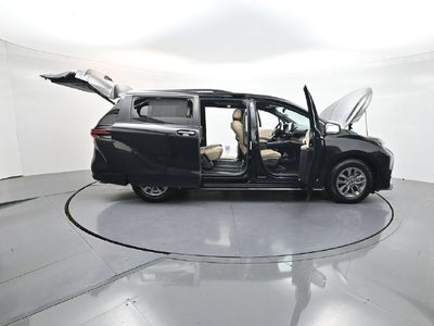 2021 Toyota Sienna XLE 8 Passenger