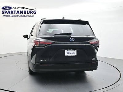 2021 Toyota Sienna XLE 8 Passenger