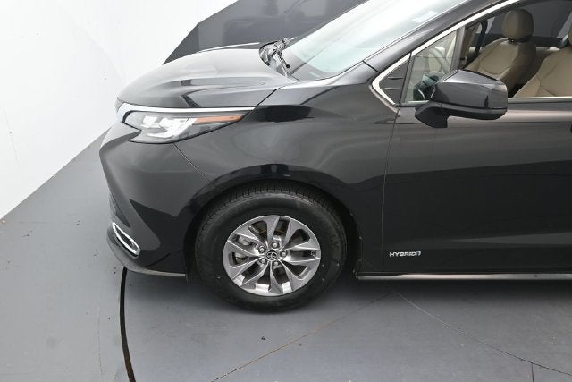 2021 Toyota Sienna XLE 8 Passenger
