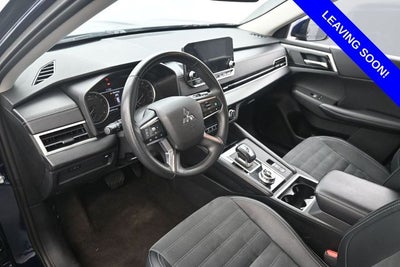 2024 Mitsubishi Outlander SE