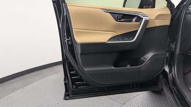 2020 Toyota RAV4 Hybrid LE