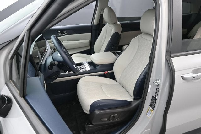 2025 Kia Carnival EX
